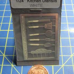 1/24th Scale  kitchen Utensils Kit - White Handles