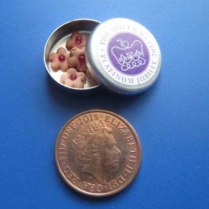 Small Platinum Jubilee Biscuit Tin + Biscuits....Sorry Out of Stock