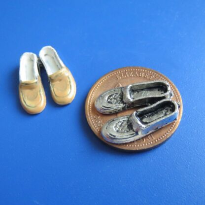 Slippers to Paint